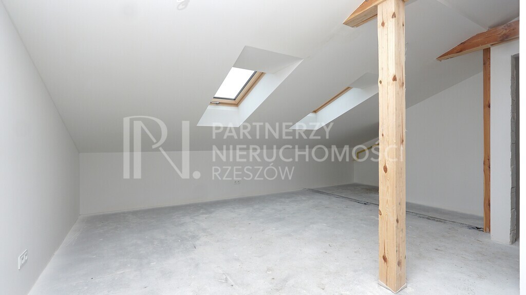 Jasionka - 4 Pokojowe Mieszkanie z Poddaszem !