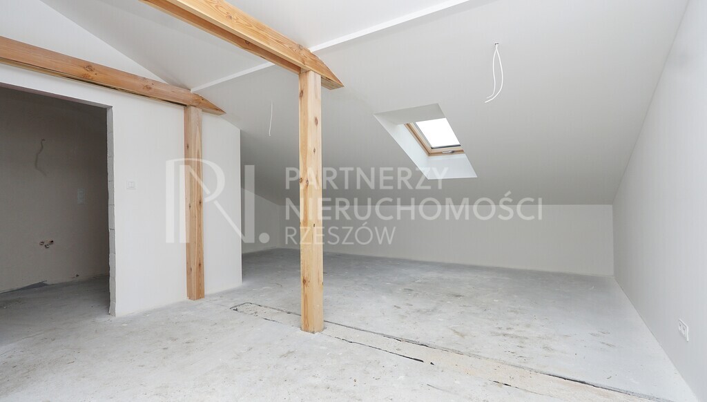 Jasionka - 4 Pokojowe Mieszkanie z Poddaszem !