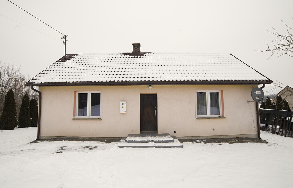 Wzgórza, cisza i ogień w kominku