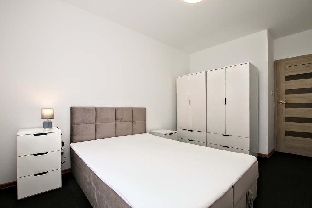 z ogródkiem/tarasem, komórką lok.