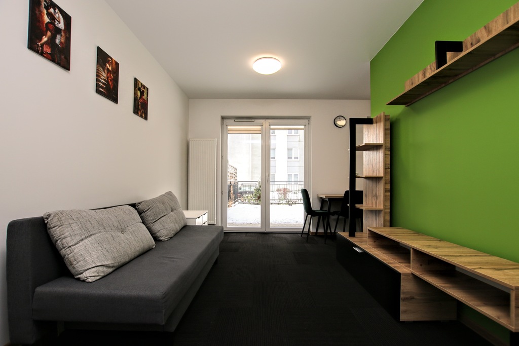 z ogródkiem/tarasem, komórką lok.