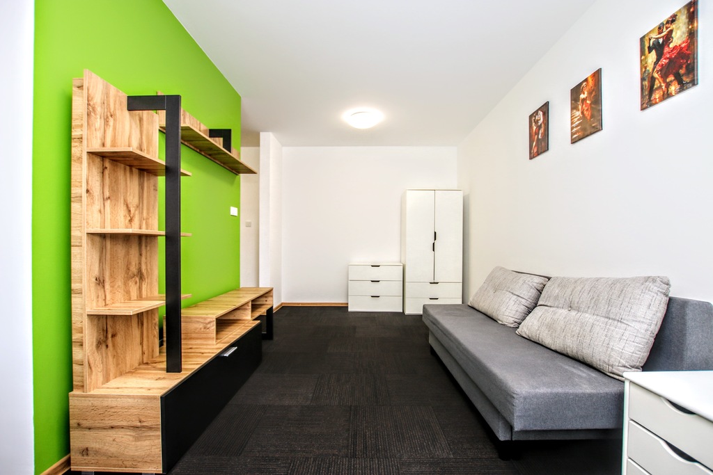 z ogródkiem/tarasem, komórką lok.