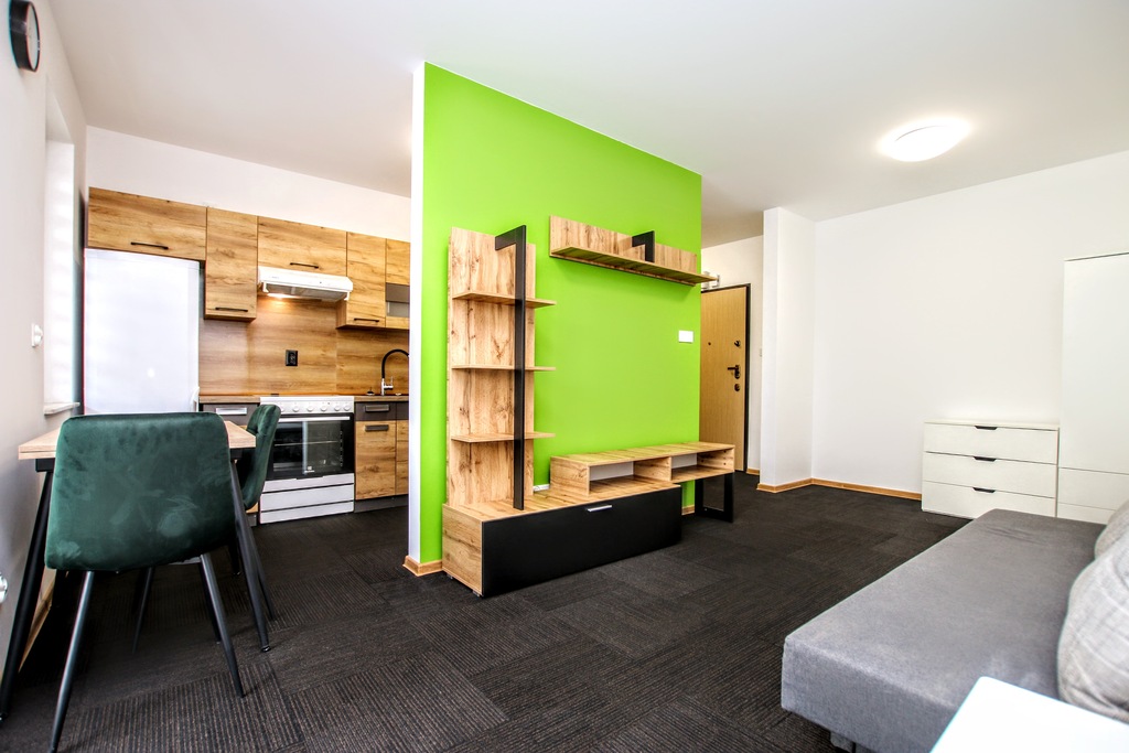 z ogródkiem/tarasem, komórką lok.