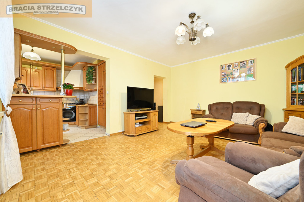 Gocław, 4 pokoje,  przy Parku Nad Balatonem.