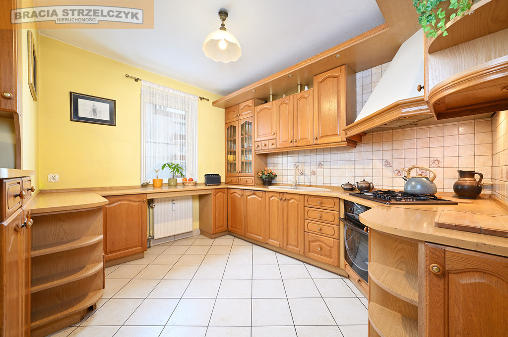 Gocław, 4 pokoje,  przy Parku Nad Balatonem.