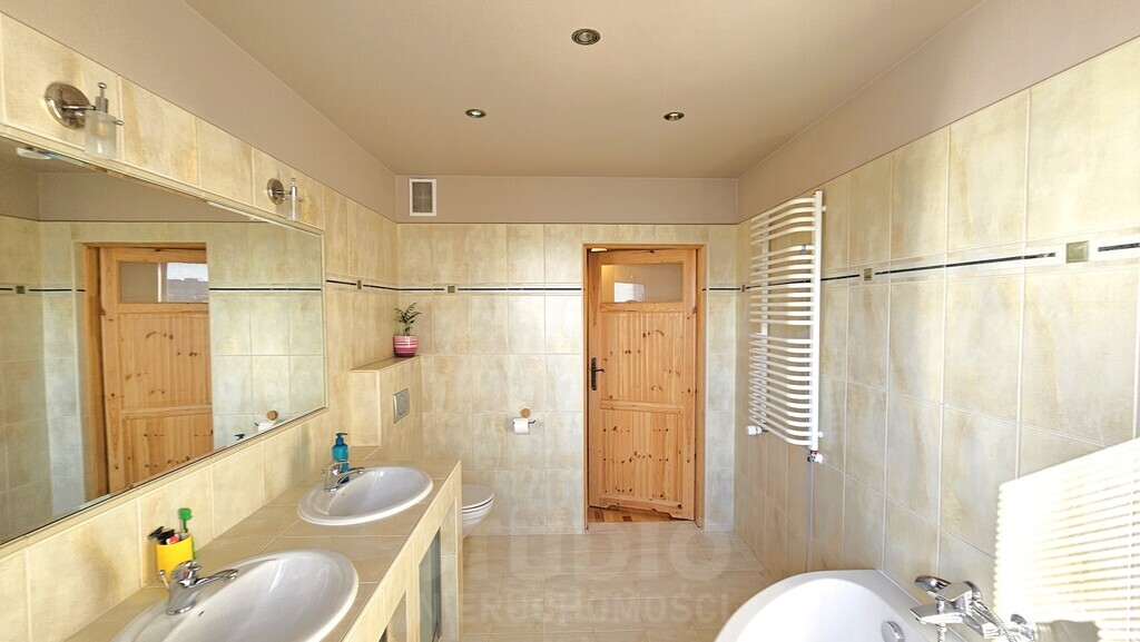 Balicka 74m 3 pok 2 poziomy garaż