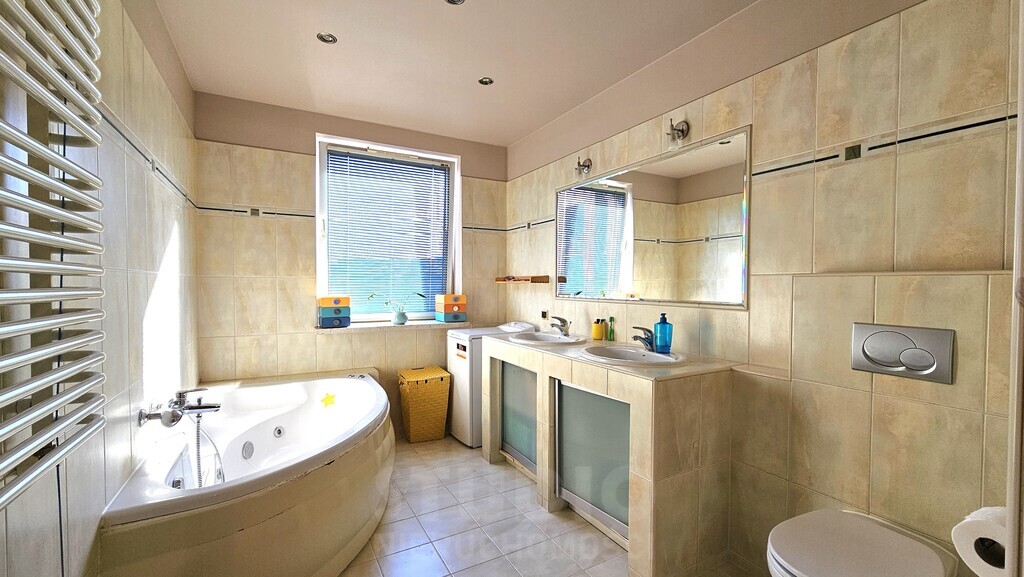 Balicka 74m 3 pok 2 poziomy garaż