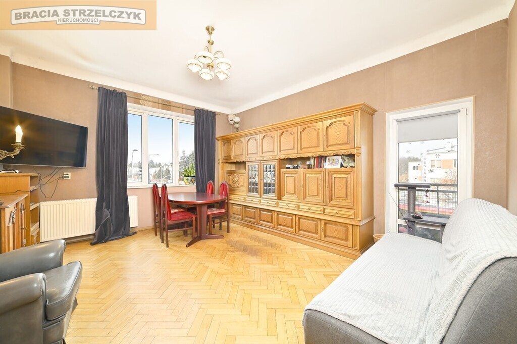 Wola. 4 pokoje. 2 balkony. Kamienica przy Lasku