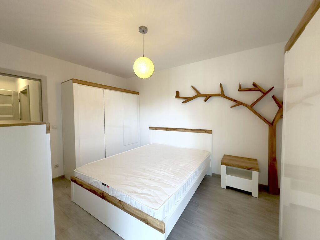 Przestronne mieszkanie - Nyska (balkon, parking)