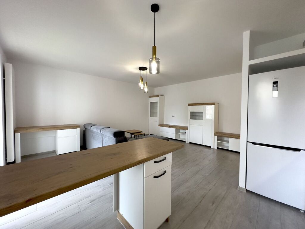 Przestronne mieszkanie - Nyska (balkon, parking)