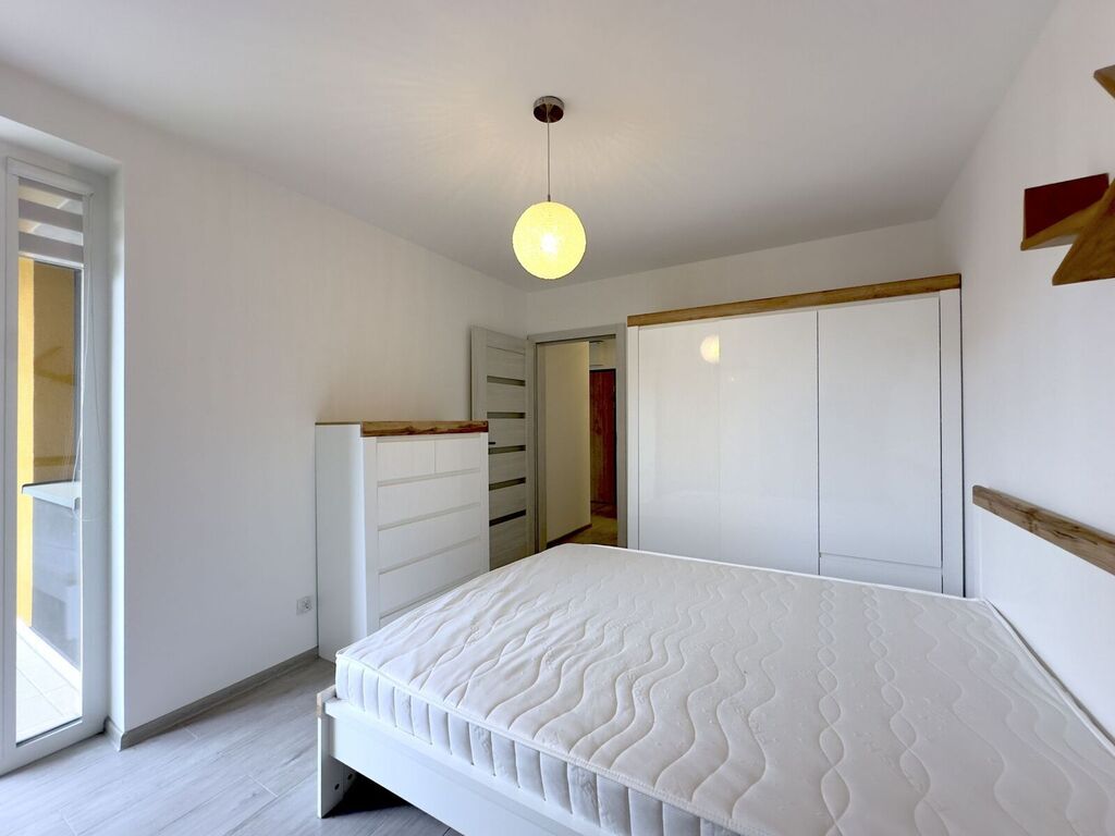 Przestronne mieszkanie - Nyska (balkon, parking)