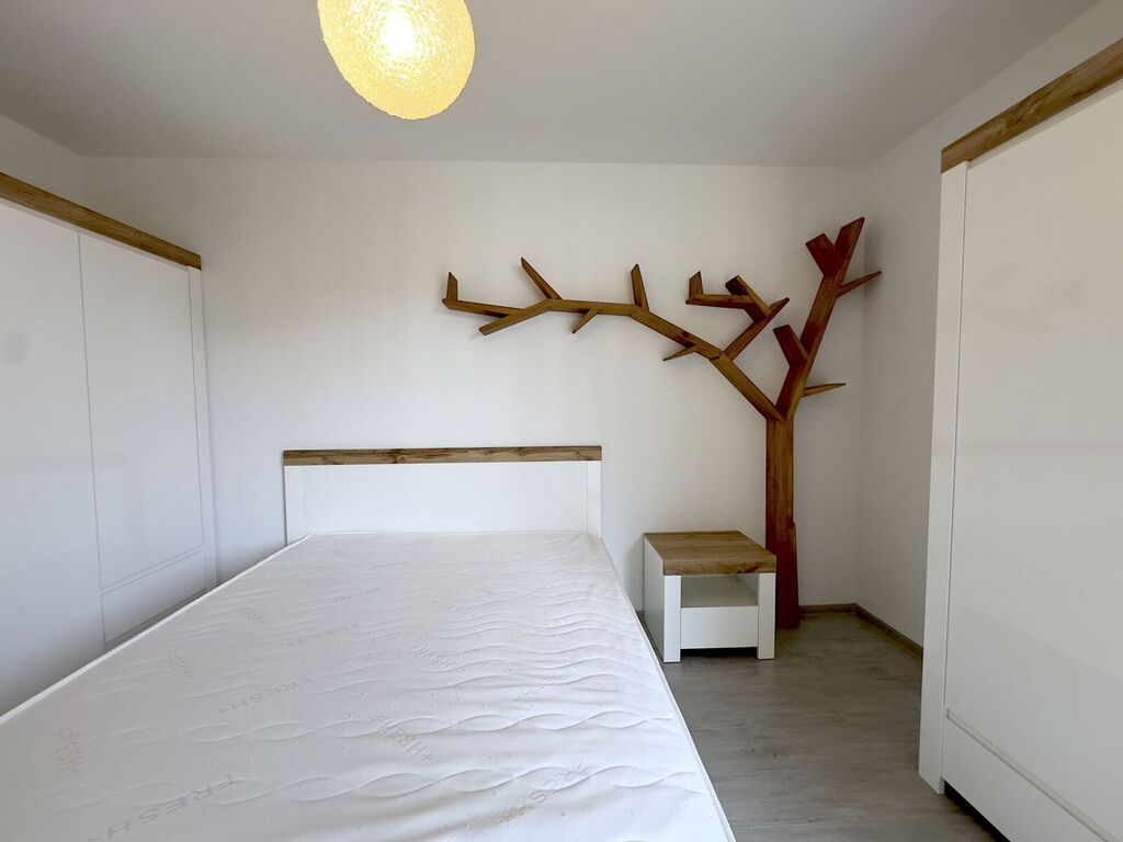 Przestronne mieszkanie - Nyska (balkon, parking)