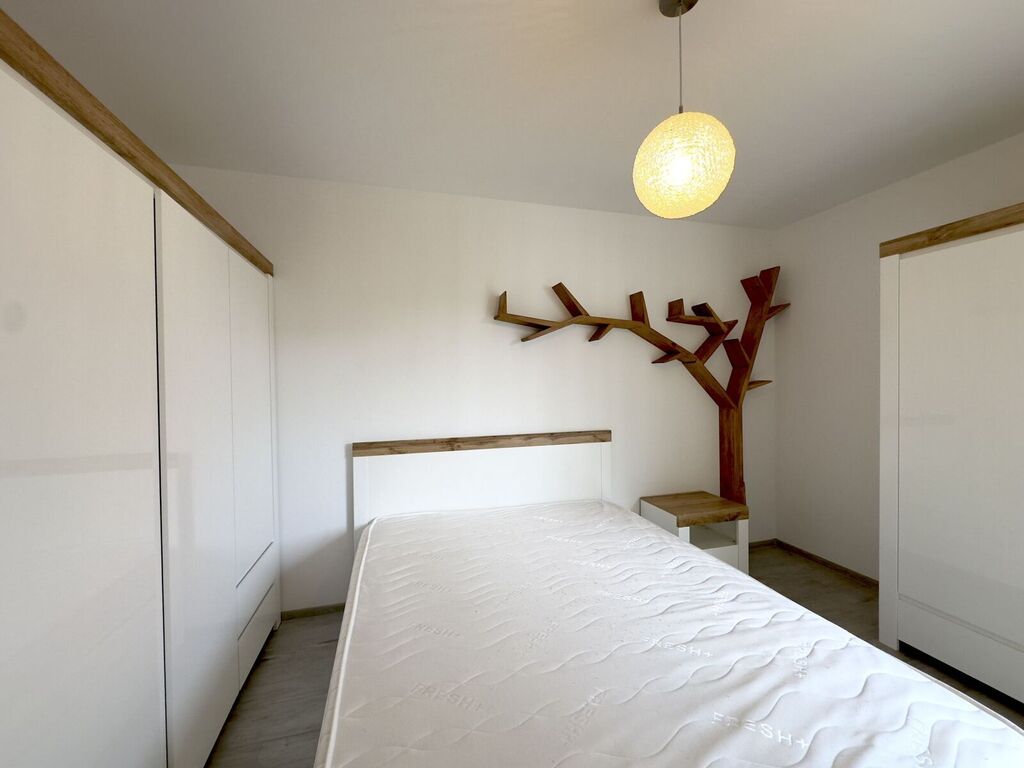 Przestronne mieszkanie - Nyska (balkon, parking)