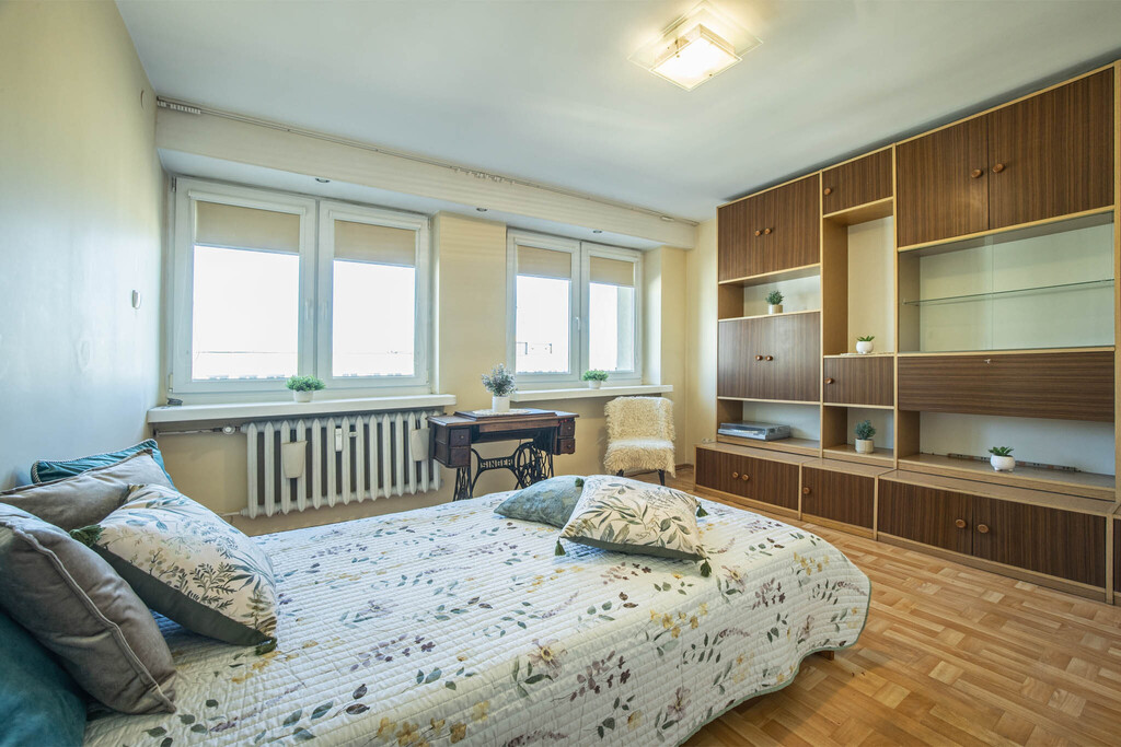 2 pokojowe mieszkanie Pabianice | ostatnie piętro