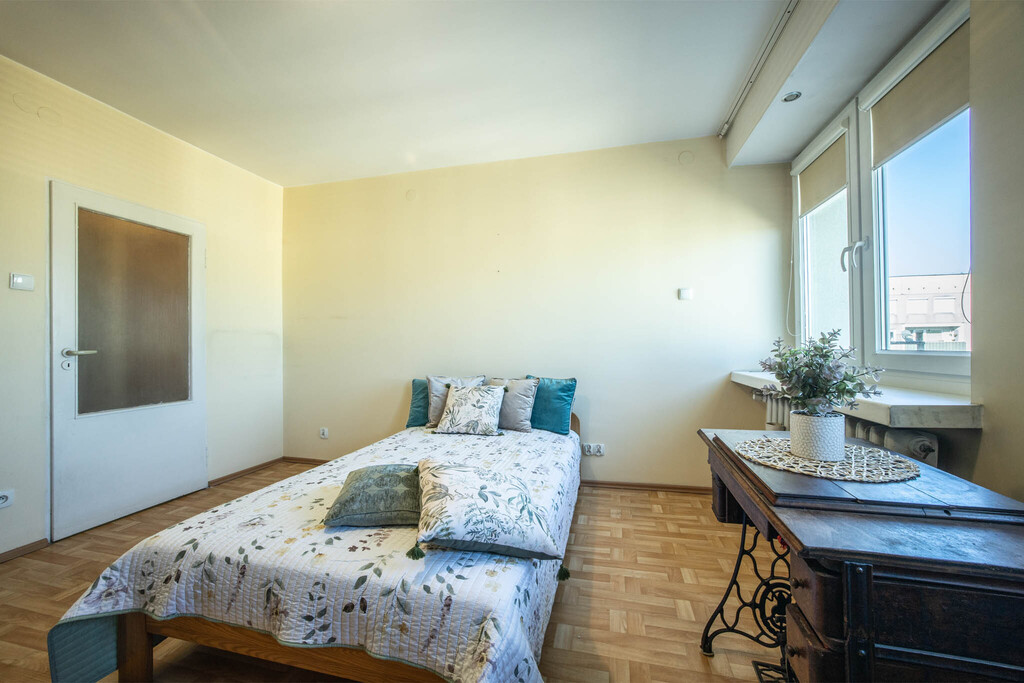 2 pokojowe mieszkanie Pabianice | ostatnie piętro