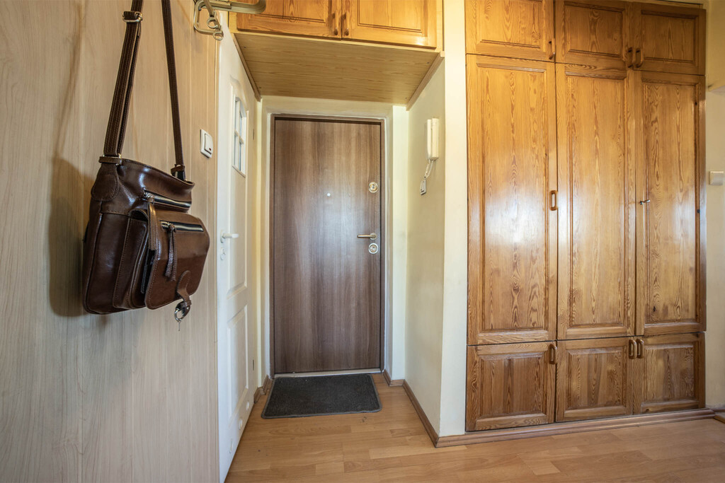 2 pokojowe mieszkanie Pabianice | ostatnie piętro