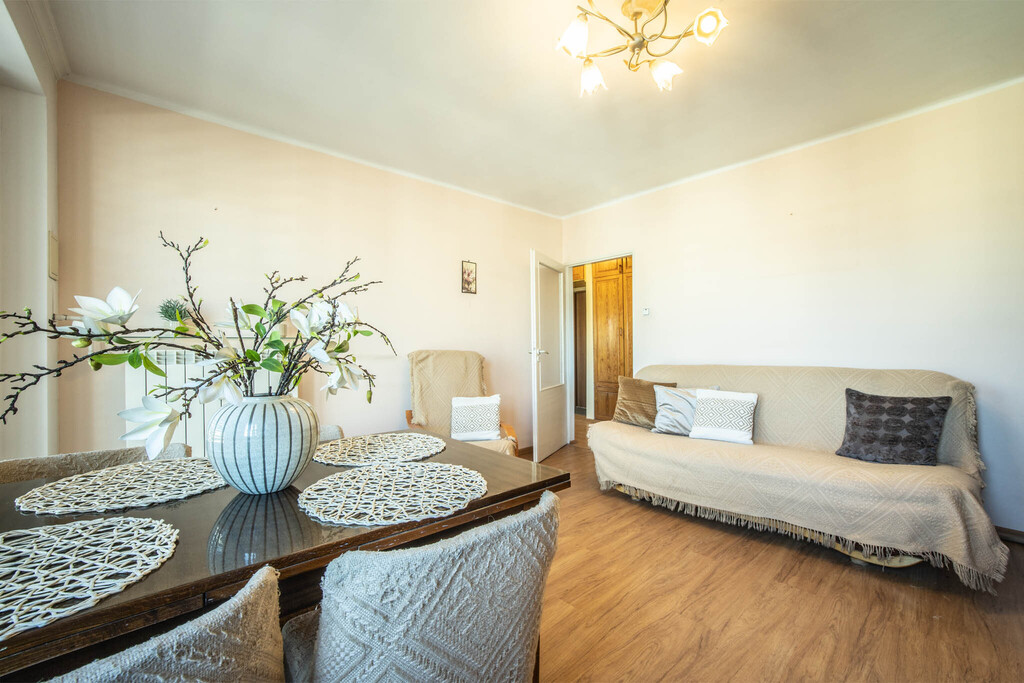 2 pokojowe mieszkanie Pabianice | ostatnie piętro