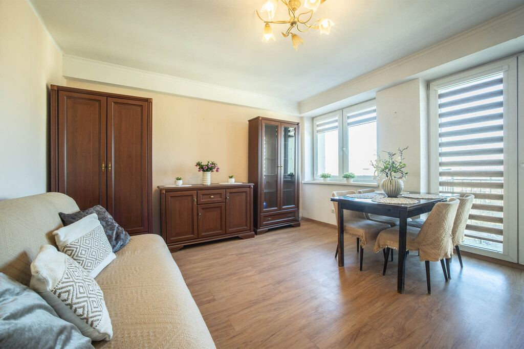 2 pokojowe mieszkanie Pabianice | ostatnie piętro