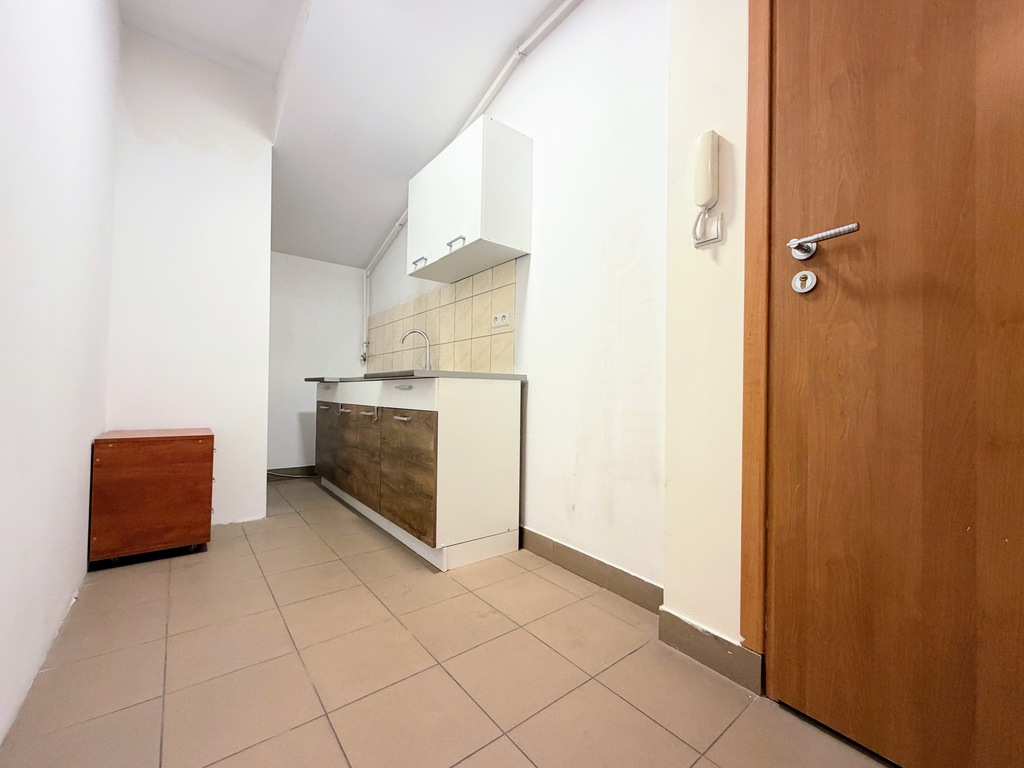 Wolny od zaraz, blisko obwodnicy, parking