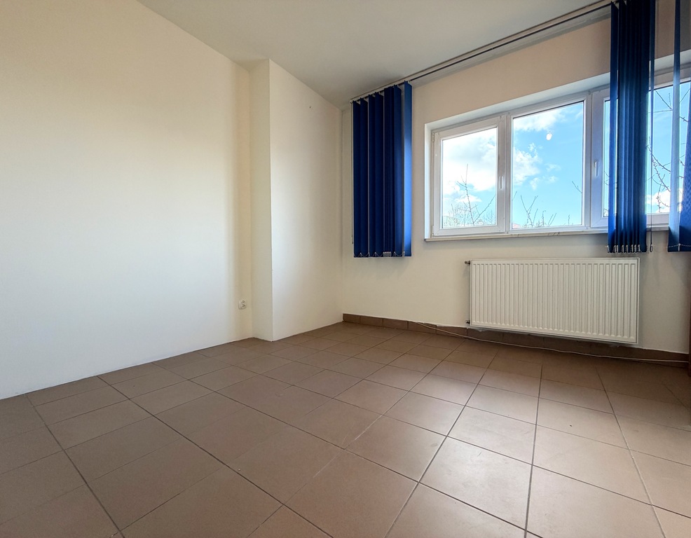 Wolny od zaraz, blisko obwodnicy, parking