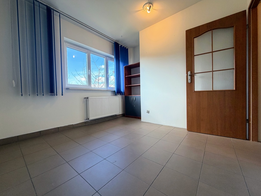 Wolny od zaraz, blisko obwodnicy, parking