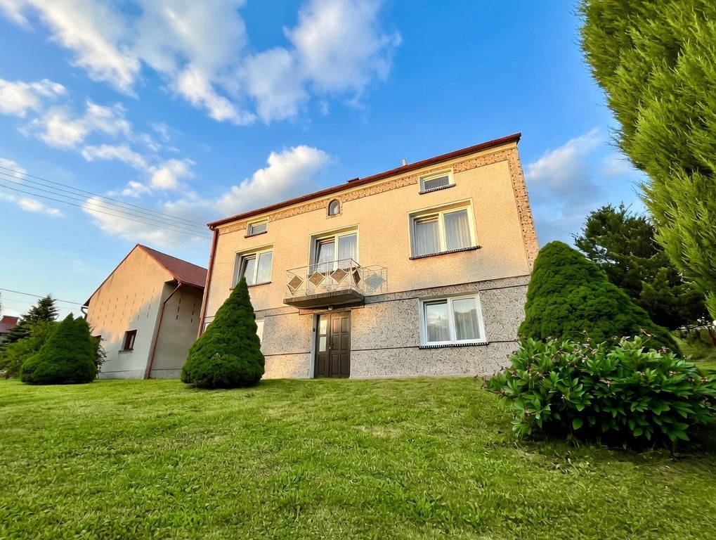 Dom 130 m² z budynkiem gospodarczym - 14,7a