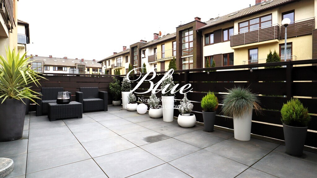 Mieszkanie z dużym tarasem i komórką lokatorską