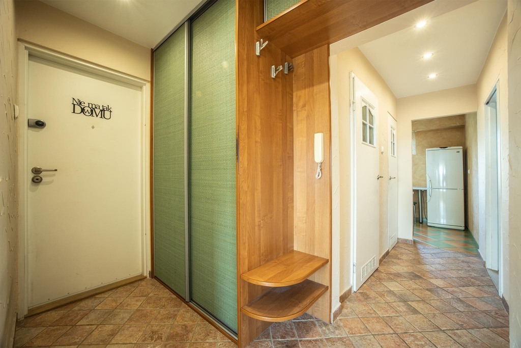 Rezerwacja - Tuwima - A wokoło świat się kręci!