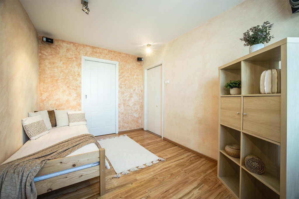 Rezerwacja - Tuwima - A wokoło świat się kręci!