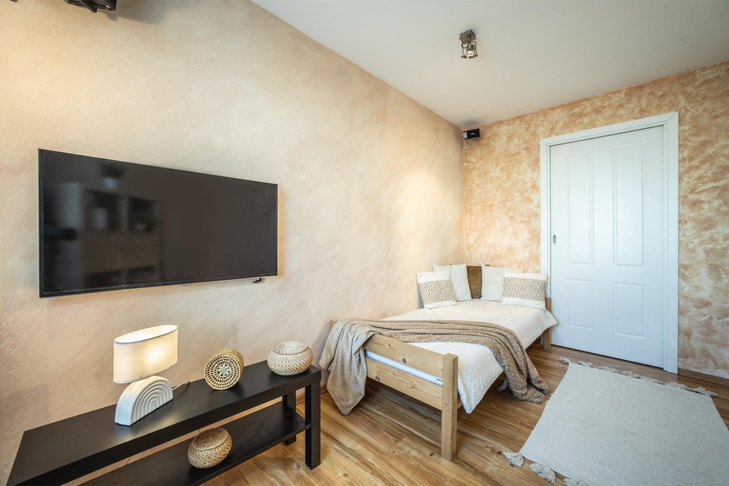 Rezerwacja - Tuwima - A wokoło świat się kręci!