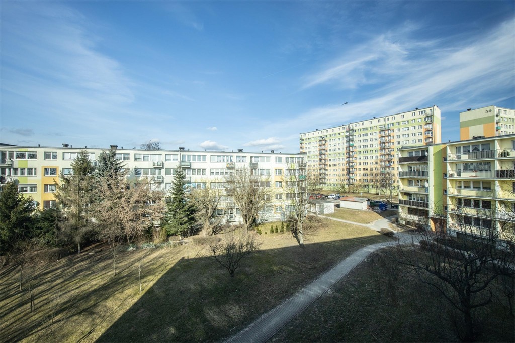 Rezerwacja - Tuwima - A wokoło świat się kręci!