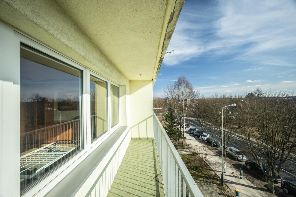 Rezerwacja - Tuwima - A wokoło świat się kręci!