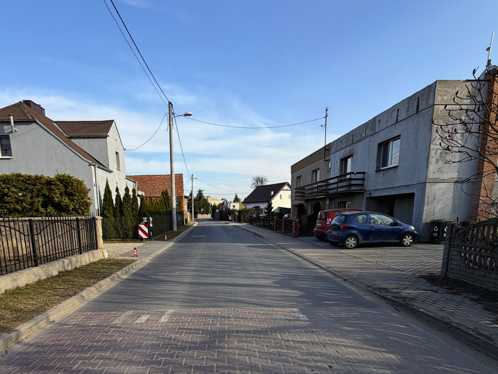 Dopiewiec: Działka 673m² | media | droga