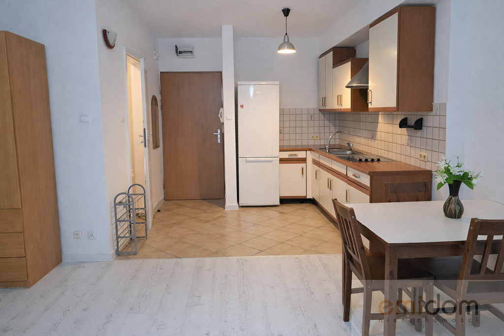 Kawalerka z balkonem - Ochota, blisko parków