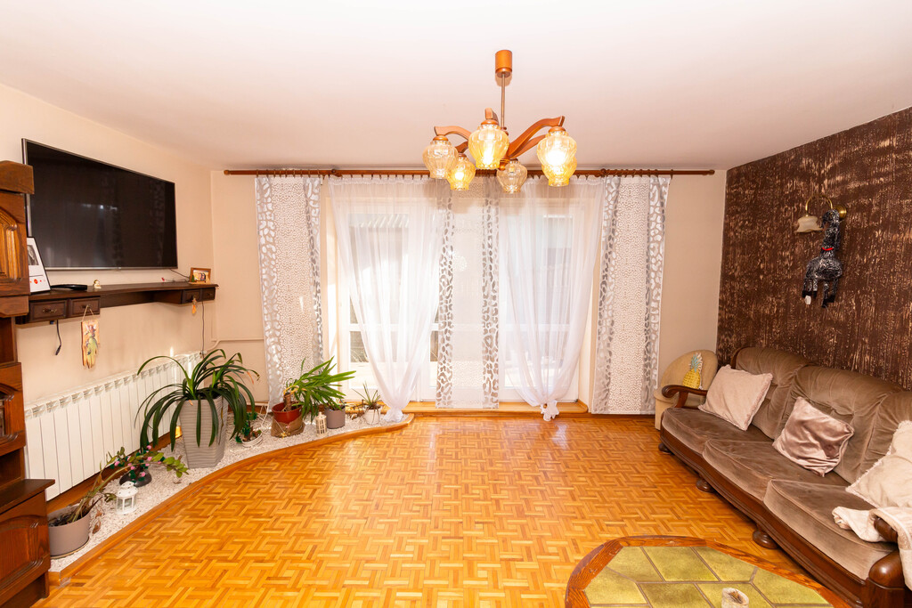 Dom przy mieście 130m2 działka 1400m2 Szewna
