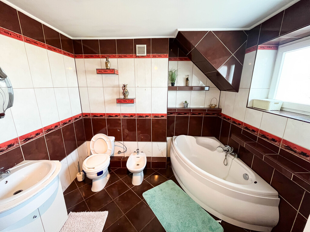 Dom przy mieście 130m2 działka 1400m2 Szewna