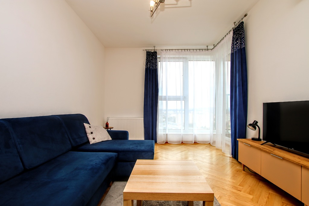 16 piętro, klimatyzacja, 2 miejsca post.