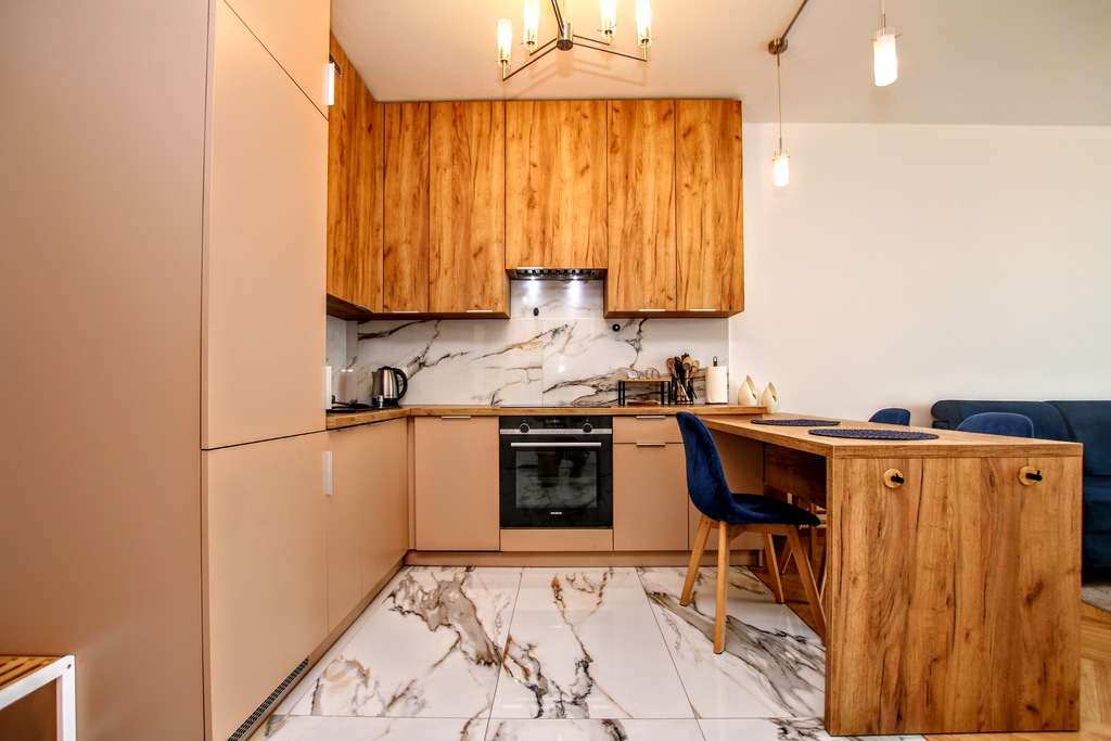 16 piętro, klimatyzacja, 2 miejsca post.