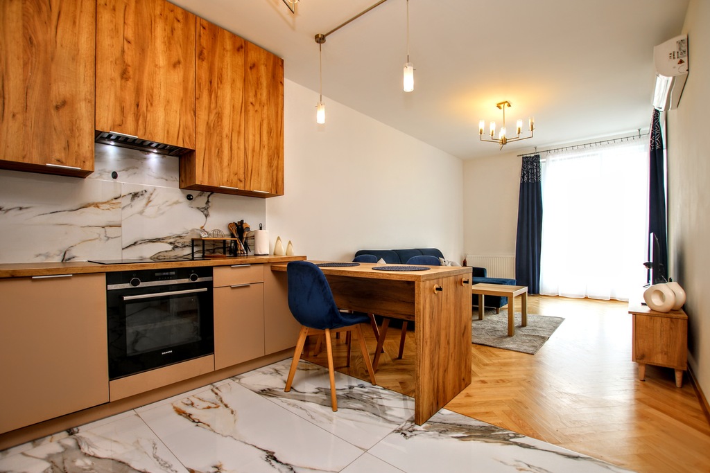 16 piętro, klimatyzacja, 2 miejsca post.