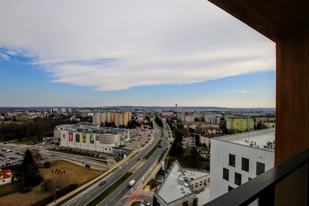 16 piętro, klimatyzacja, 2 miejsca post.