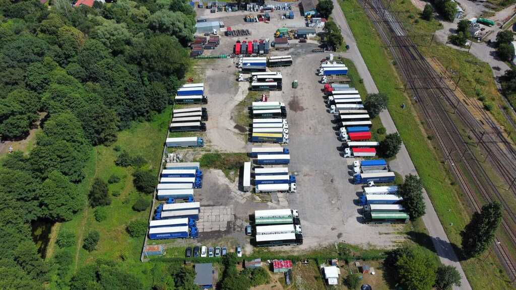 Utwardzony plac 1 ha, media, ogrodzenie – Dąbie