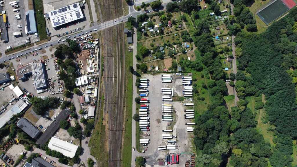 Utwardzony plac 1 ha, media, ogrodzenie – Dąbie