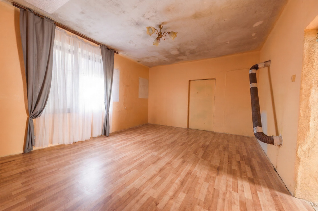 Dom do remontu, działka 5208 m² pod inwestycję