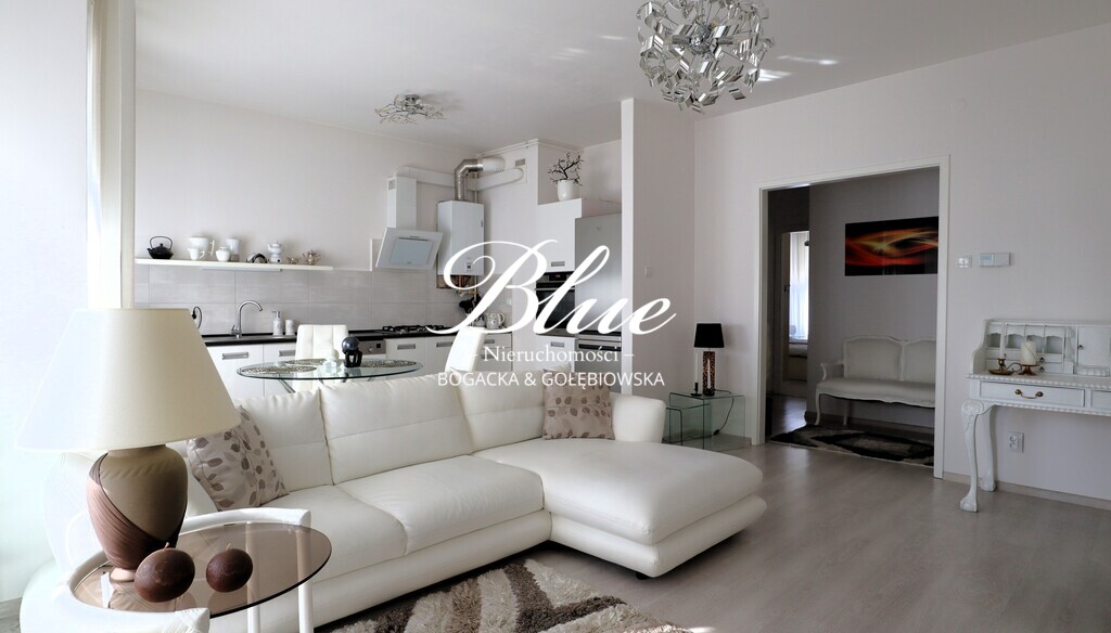 Słoneczne duże dwupokojowe mieszkanie z ogródkiem