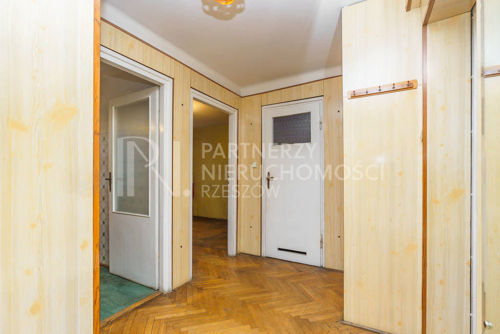 CENTRUM - 3 Pokojowe Mieszkanie z Potencjałem !