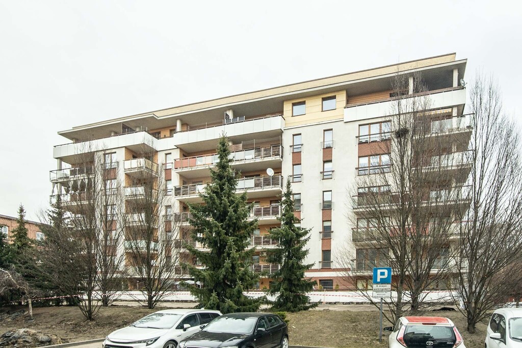 Karolewska: 2 pokoje + balkon = Twój nowy start!