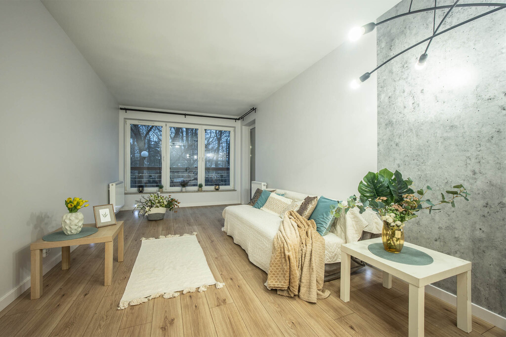 Karolewska: 2 pokoje + balkon = Twój nowy start!