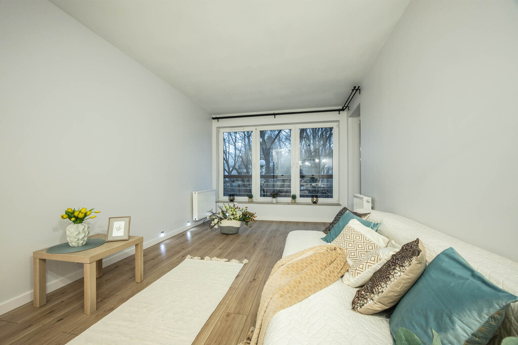 Karolewska: 2 pokoje + balkon = Twój nowy start!