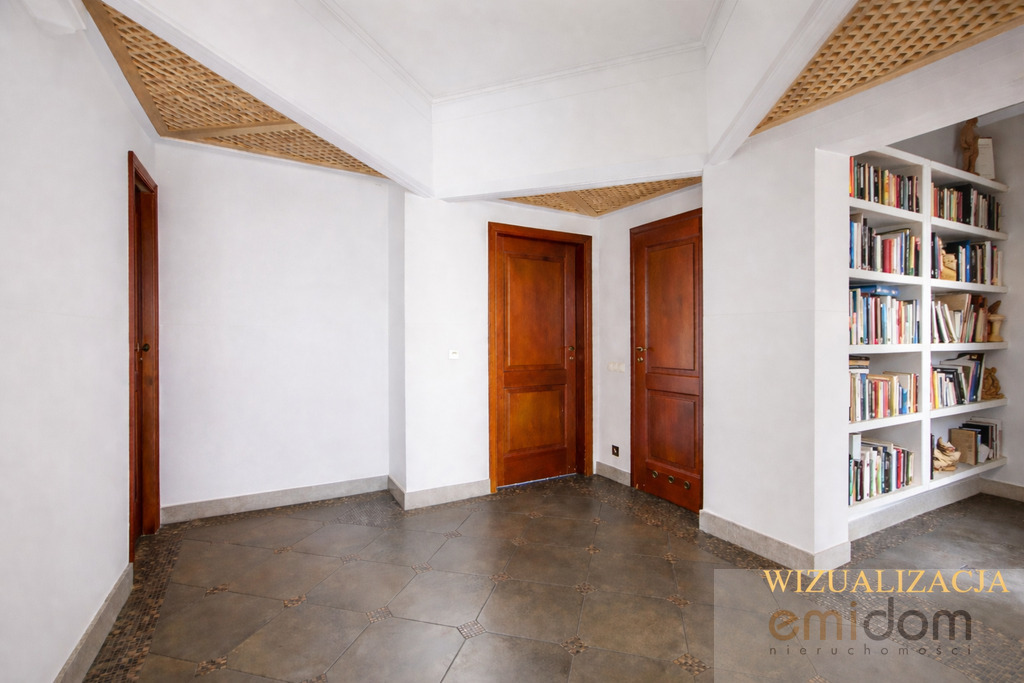 Kamienica z windą | Łazienki Królewskie | Metro