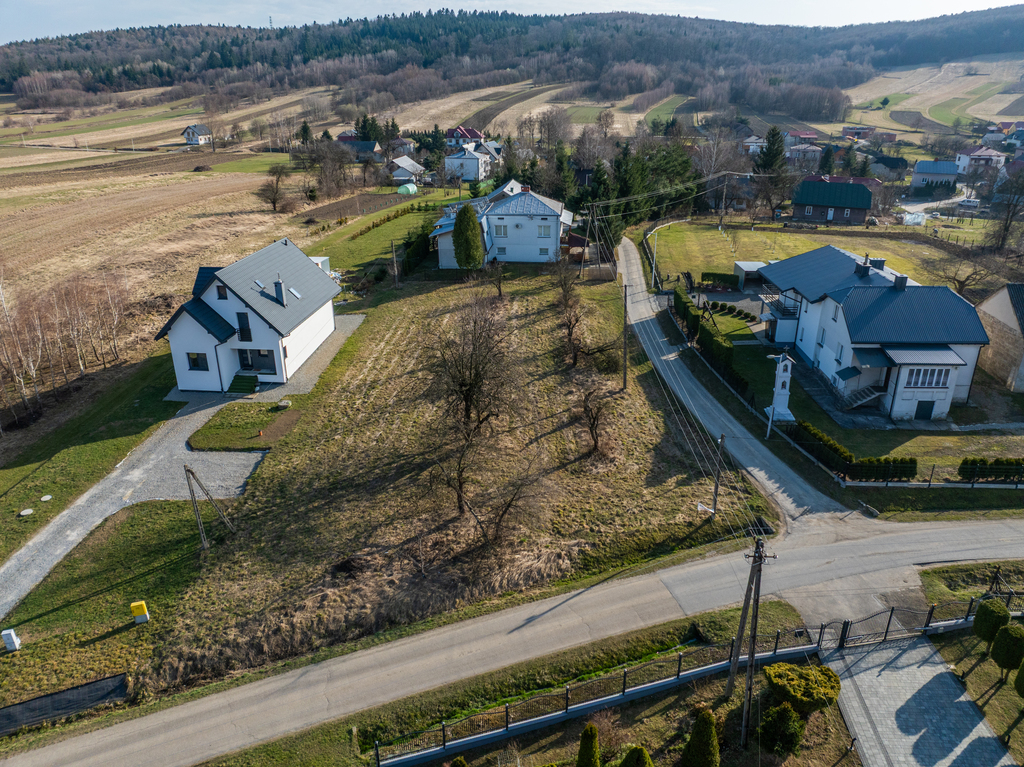 Na sprzedaż urokliwa działka budowlana – Długie